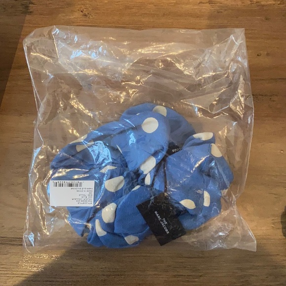 Marc Jacobs The Polka Dot Scrunchie Blue White - Picture 4 of 4